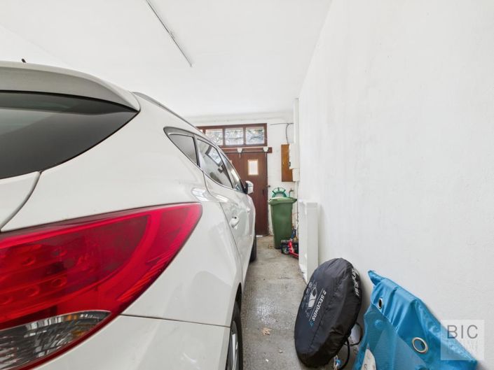 Image No.15-2 Bed Property for sale