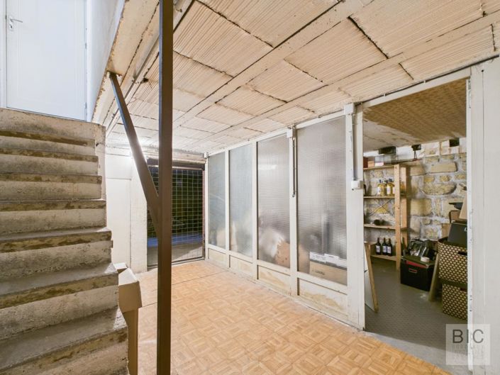 Image No.16-2 Bed Property for sale