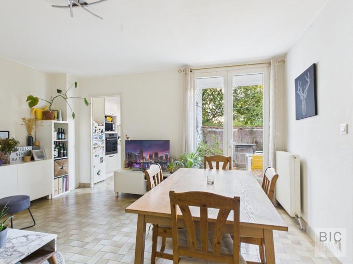 Image No.4-2 Bed Property for sale