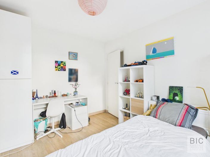 Image No.9-2 Bed Property for sale