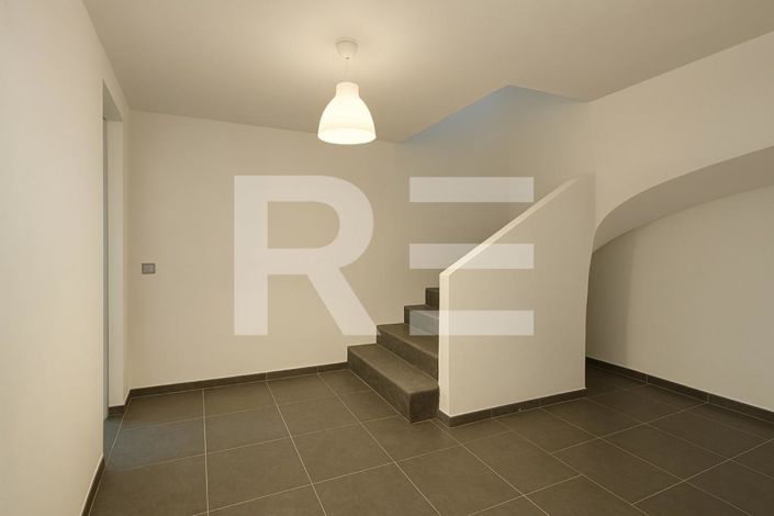 Image No.6-4 Bed Property for sale