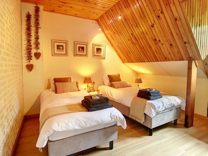 Image No.10-5 Bed House for sale