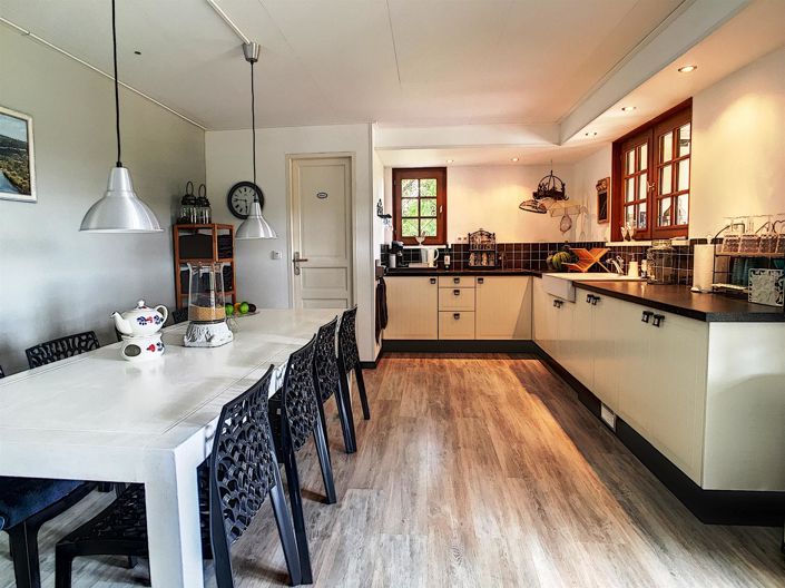 Image No.16-5 Bed House for sale