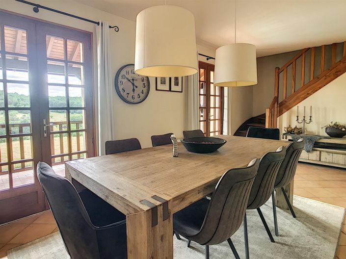 Image No.6-5 Bed House for sale