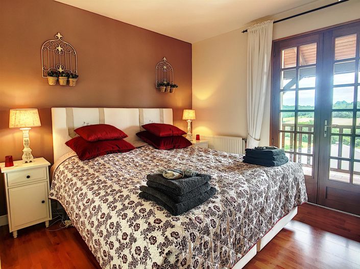 Image No.9-5 Bed House for sale