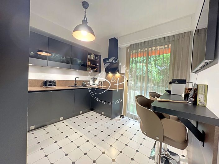 Image No.10-2 Bed Property for sale