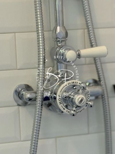 Image No.14-2 Bed Property for sale