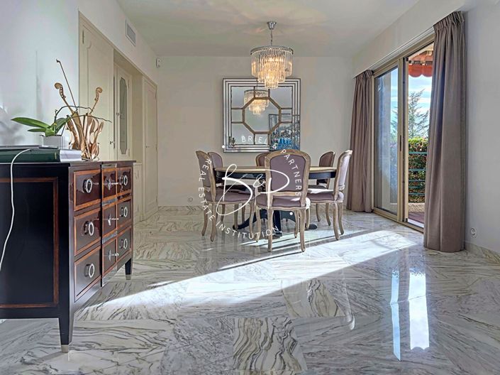 Image No.3-2 Bed Property for sale