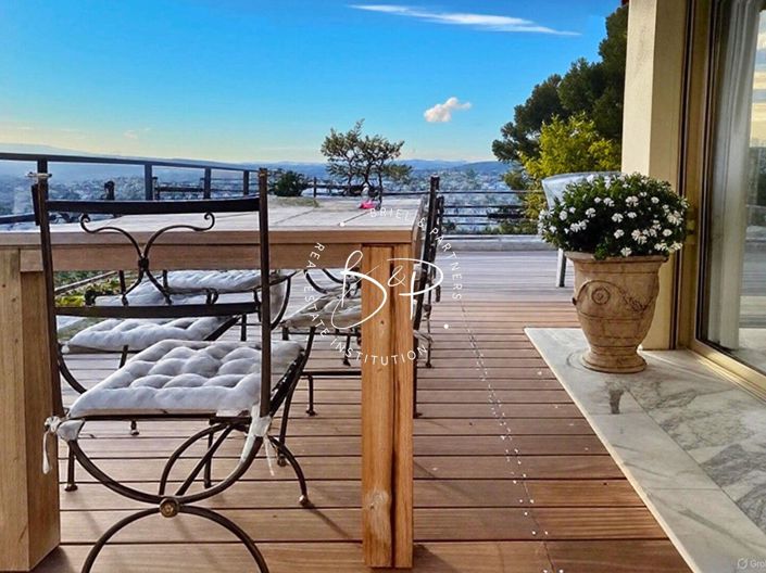 Image No.6-2 Bed Property for sale