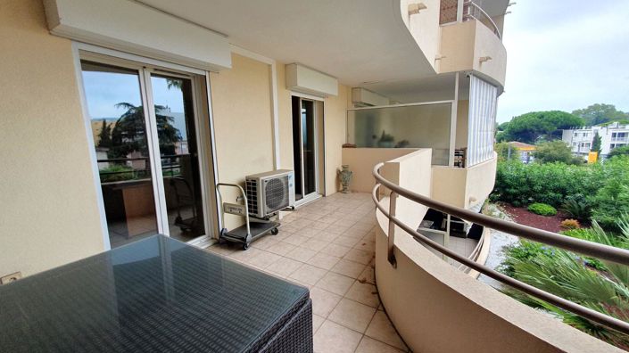 Image No.1-3 Bed Property for sale