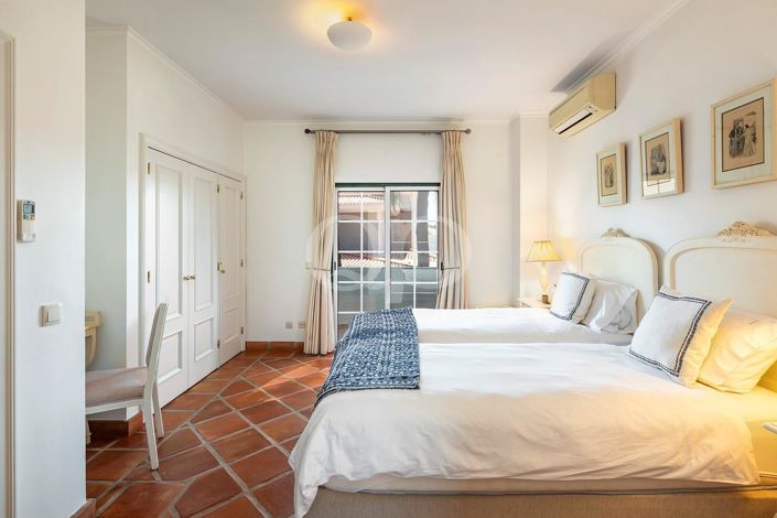 Image No.16-4 Bed House for sale