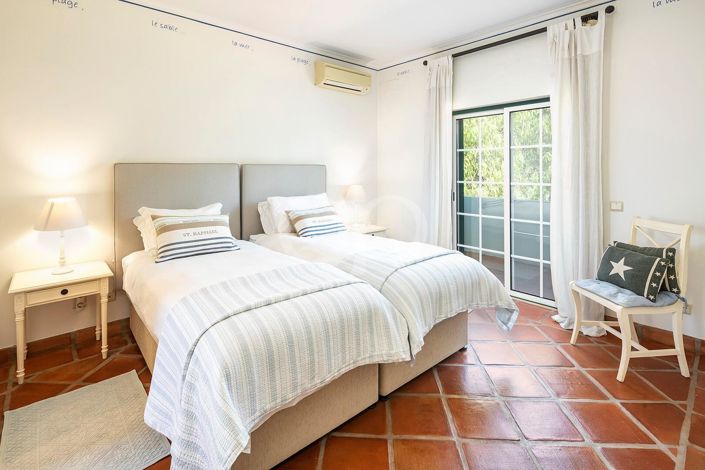 Image No.20-4 Bed House for sale