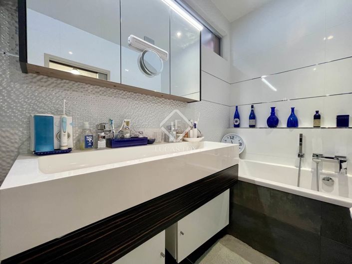 Image No.12-2 Bed Apartment for sale