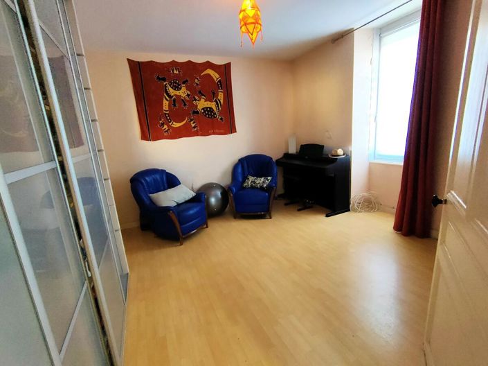 Image No.8-4 Bed House for sale