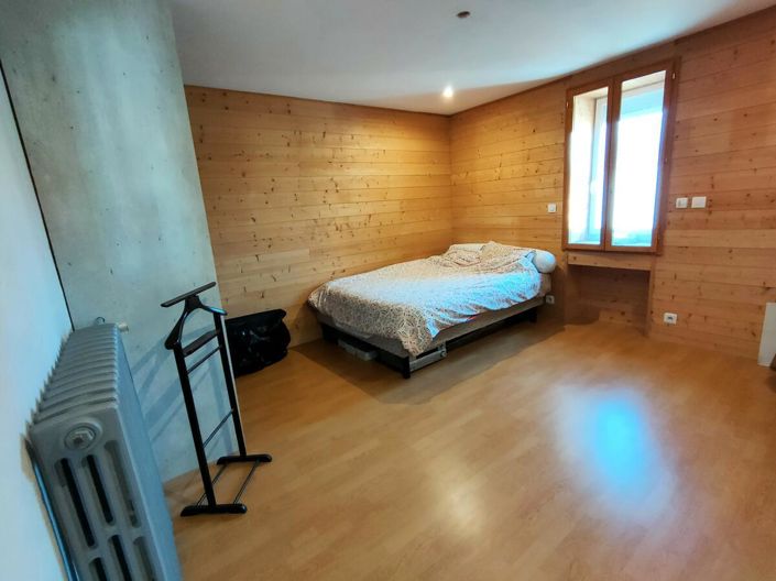 Image No.8-4 Bed House for sale