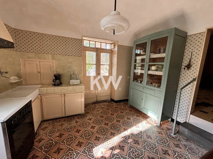 Image No.6-7 Bed House for sale