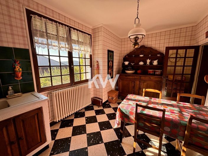 Image No.7-7 Bed House for sale