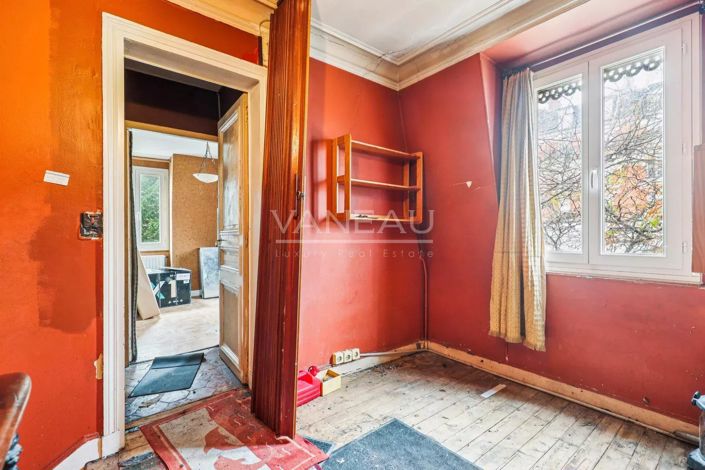 Image No.16-7 Bed House for sale