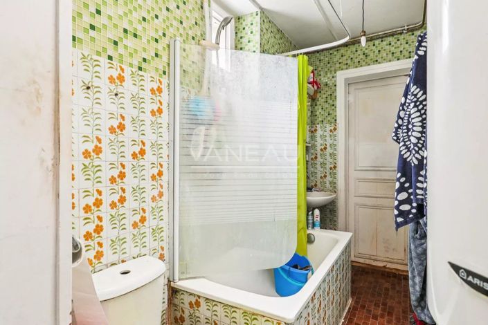 Image No.20-7 Bed House for sale