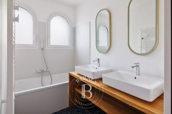 Image No.15-5 Bed House for sale