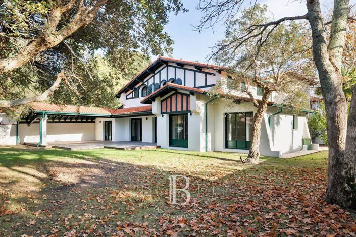 Image No.3-5 Bed House for sale