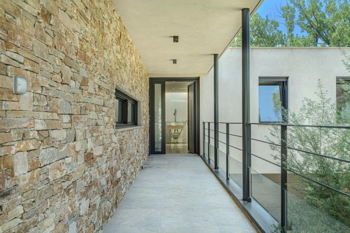 Image No.12-5 Bed House for sale