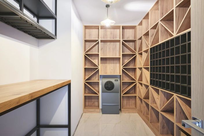 Image No.19-5 Bed House for sale