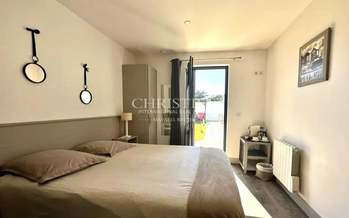 Image No.11-5 Bed House for sale