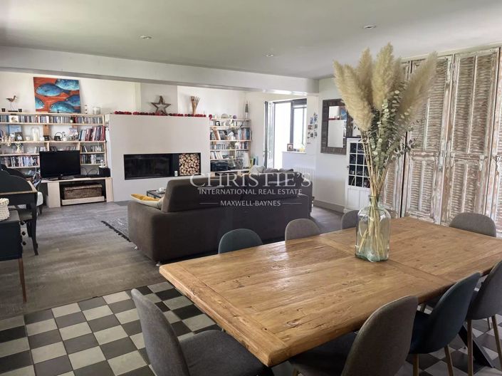 Image No.3-5 Bed House for sale