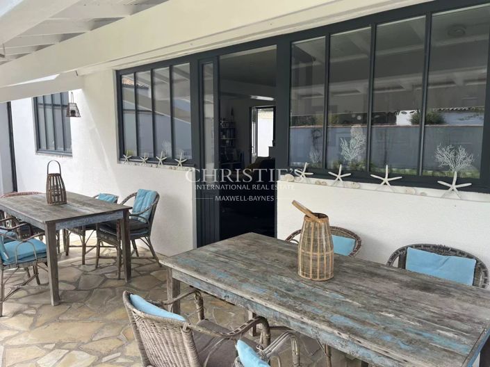 Image No.5-5 Bed House for sale