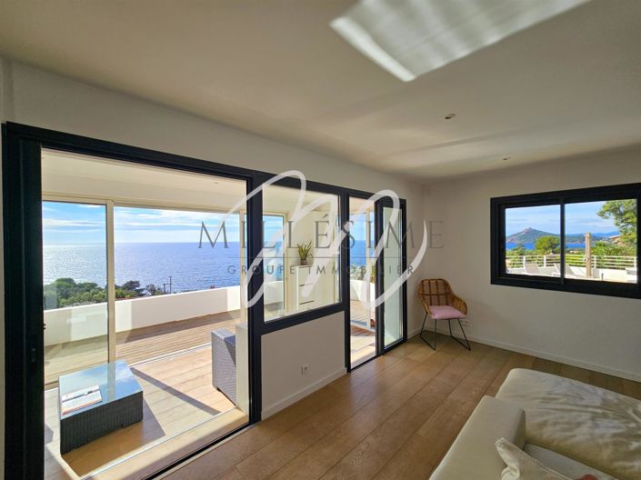 Image No.3-4 Bed House for sale