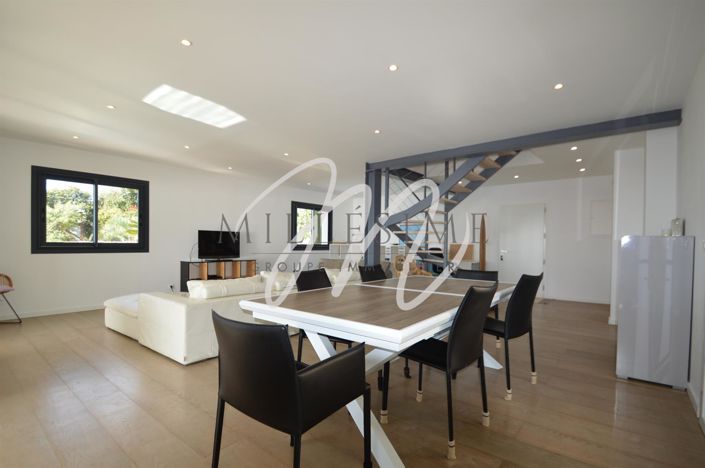 Image No.4-4 Bed House for sale