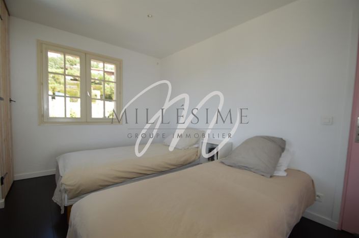 Image No.9-4 Bed House for sale