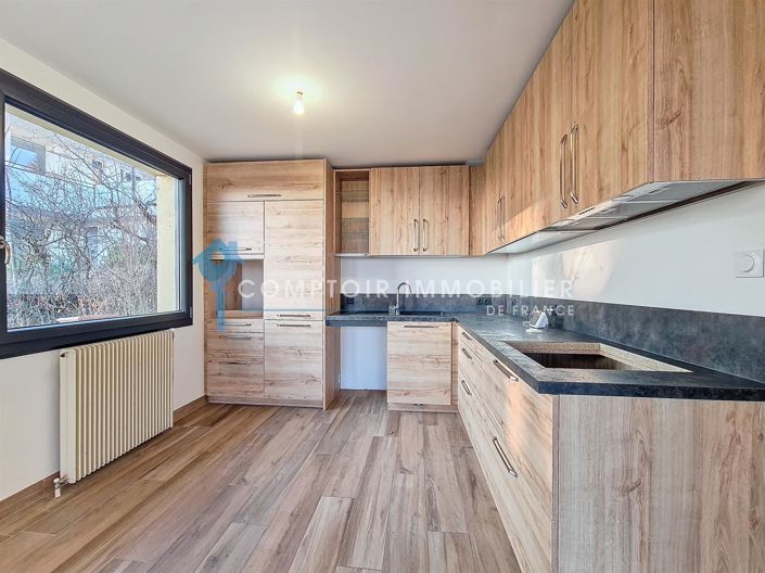 Image No.5-6 Bed House for sale