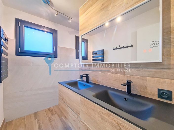 Image No.7-6 Bed House for sale