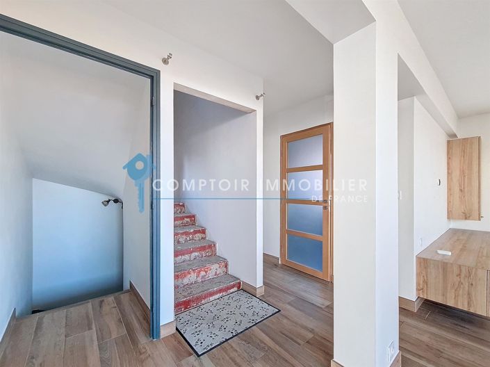 Image No.9-6 Bed House for sale