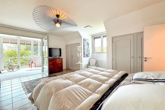 Image No.12-4 Bed House for sale