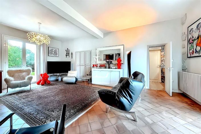 Image No.6-4 Bed House for sale