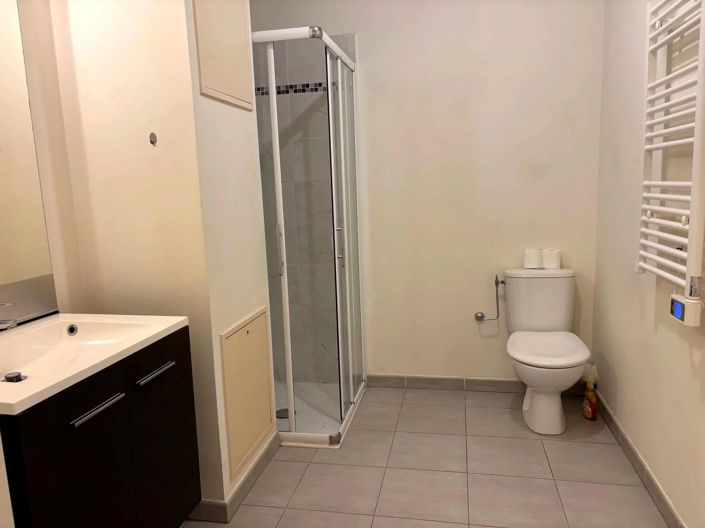 Image No.11-1 Bed Property for sale