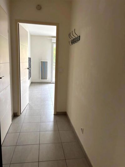 Image No.5-1 Bed Property for sale