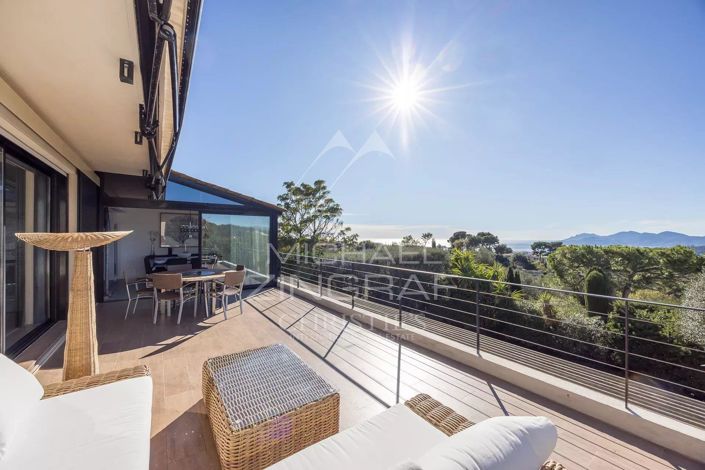 Image No.10-6 Bed House for sale