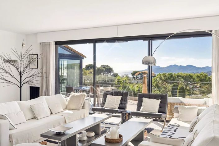 Image No.4-6 Bed House for sale