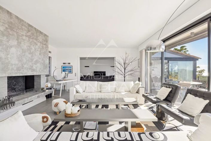 Image No.5-6 Bed House for sale