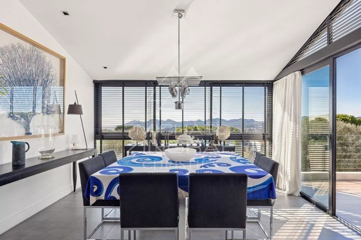 Image No.6-6 Bed House for sale