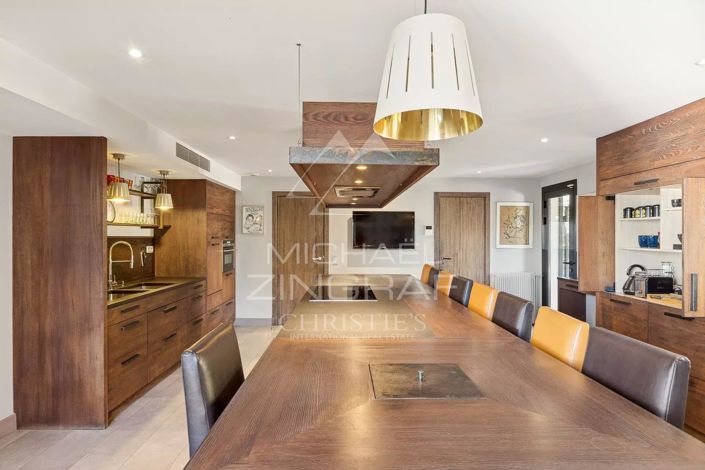 Image No.7-6 Bed House for sale