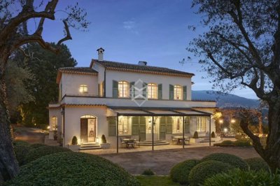 Maison de 7 chambres à vendre à Grasse