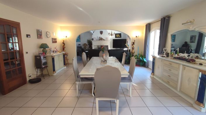 Image No.11-4 Bed House for sale