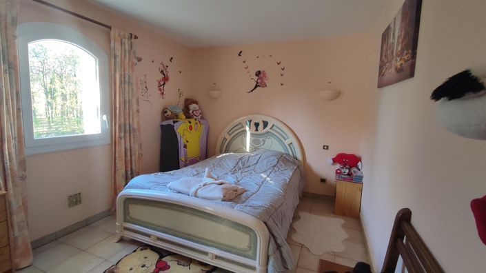 Image No.25-4 Bed House for sale