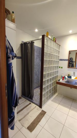 Image No.26-4 Bed House for sale