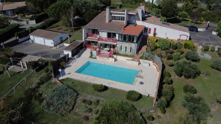 Image No.1-6 Bed House for sale